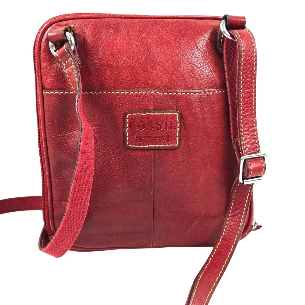 Vtg 90s Y2K FOSSIL Crossbody Bag Pebbled Leather Red Boho Zip Around EXCELLENT